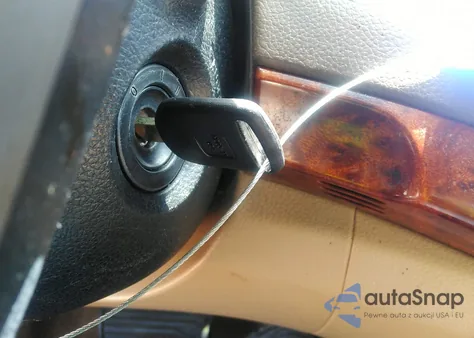 2009 Honda Accord 2.4 Ex-L from USA, damaged, VIN 1HGCP26899A025571